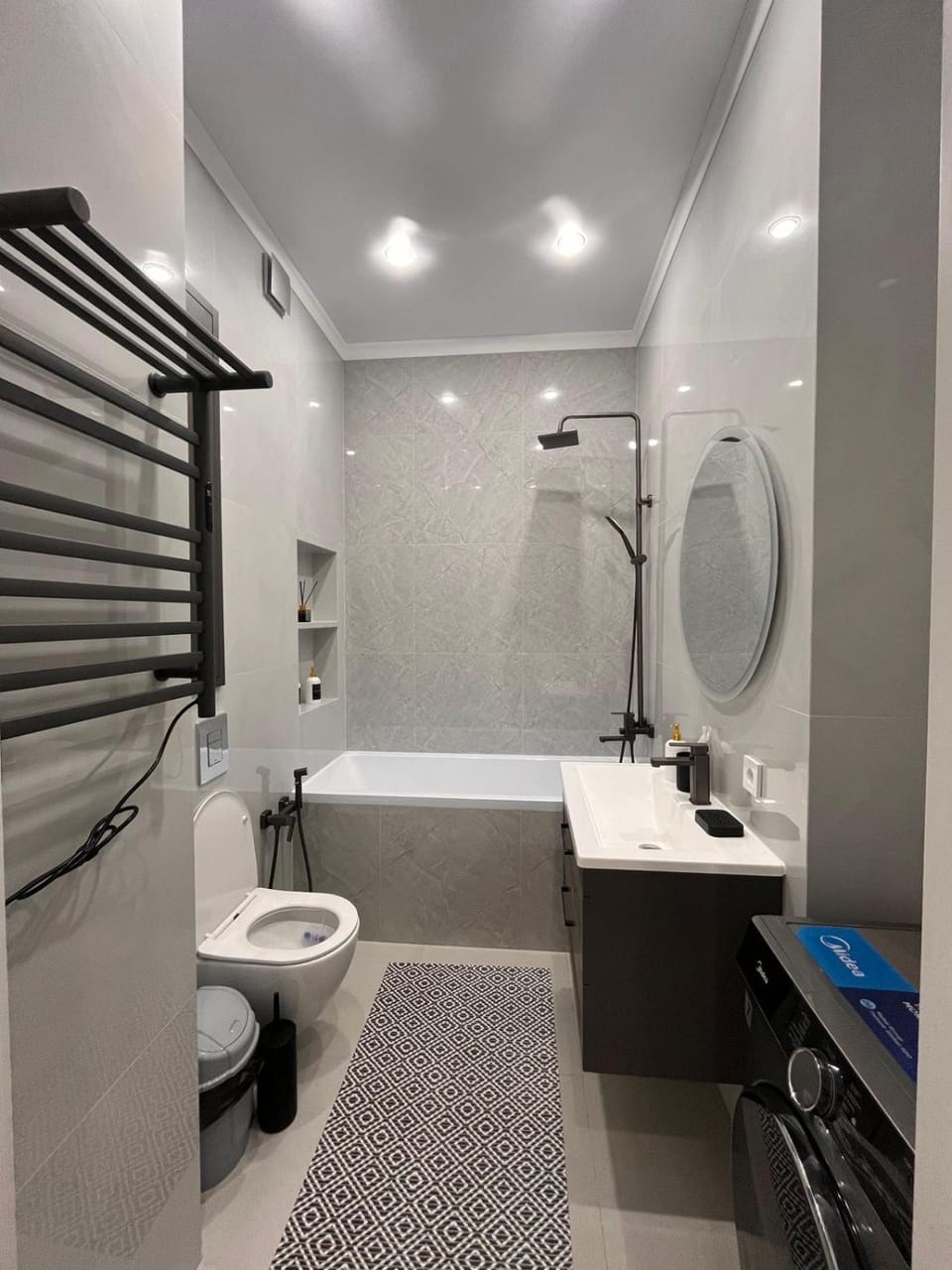 Жк Бухар Жырау 172, комфорт плюс Apartment in Kazakhstan