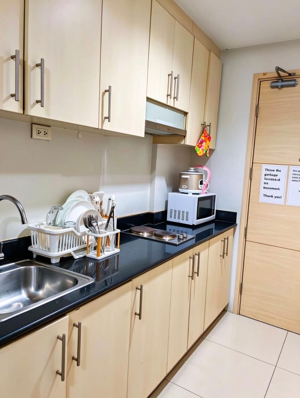 Kitchen or kitchenette, dishwasher, stove