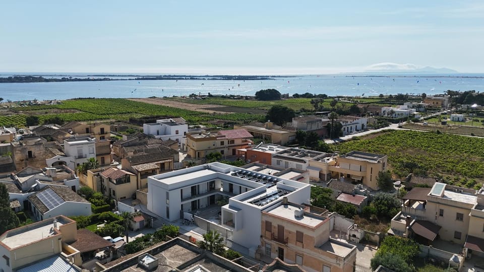 Property building, Nearby landmark, Day, Neighbourhood, Bird's eye view, City view, Sea view, Location