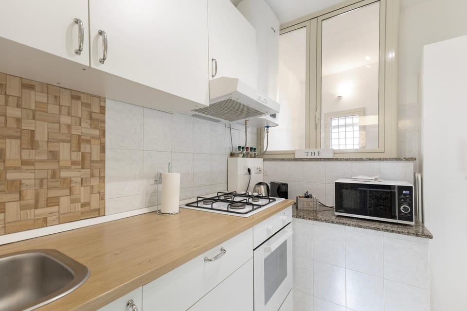 Kitchen or kitchenette, Living room