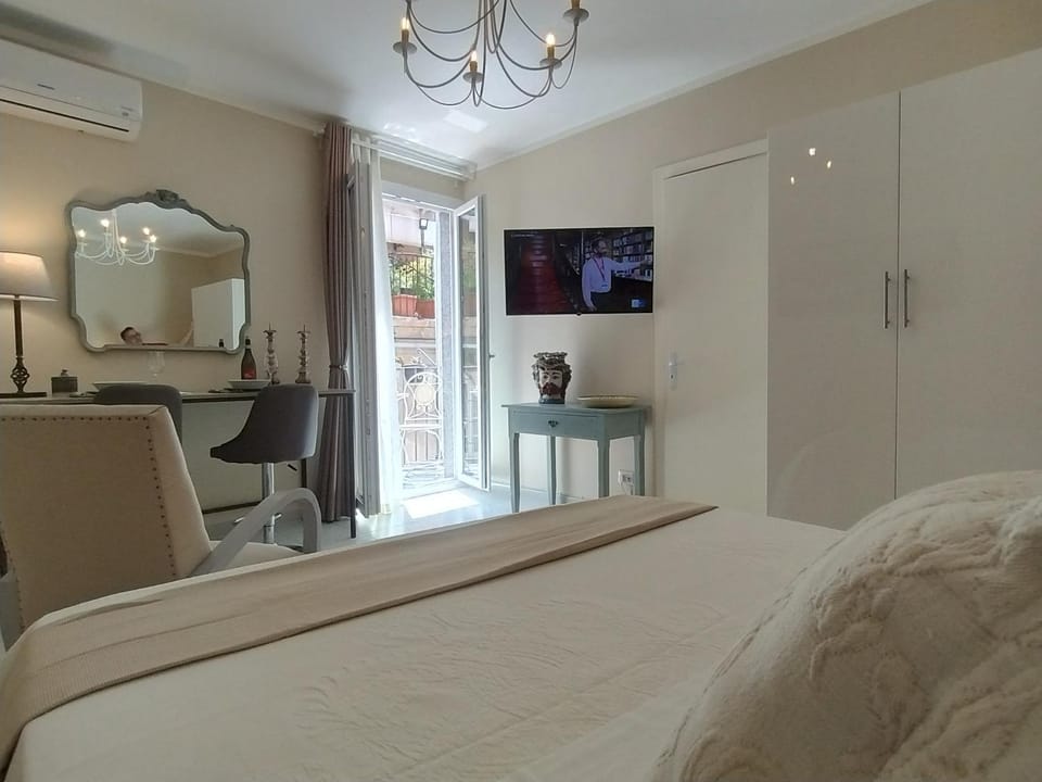 TV and multimedia, Photo of the whole room, Seating area, air conditioner