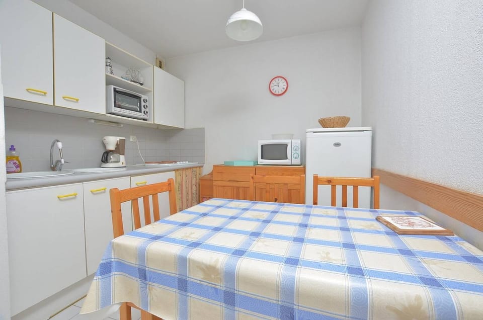 Villégiales du Château 103 - Direct Plage + Garage Apartment in Le Grau-du-Roi