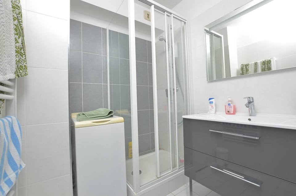 Villégiales du Château 103 - Direct Plage + Garage Apartment in Le Grau-du-Roi