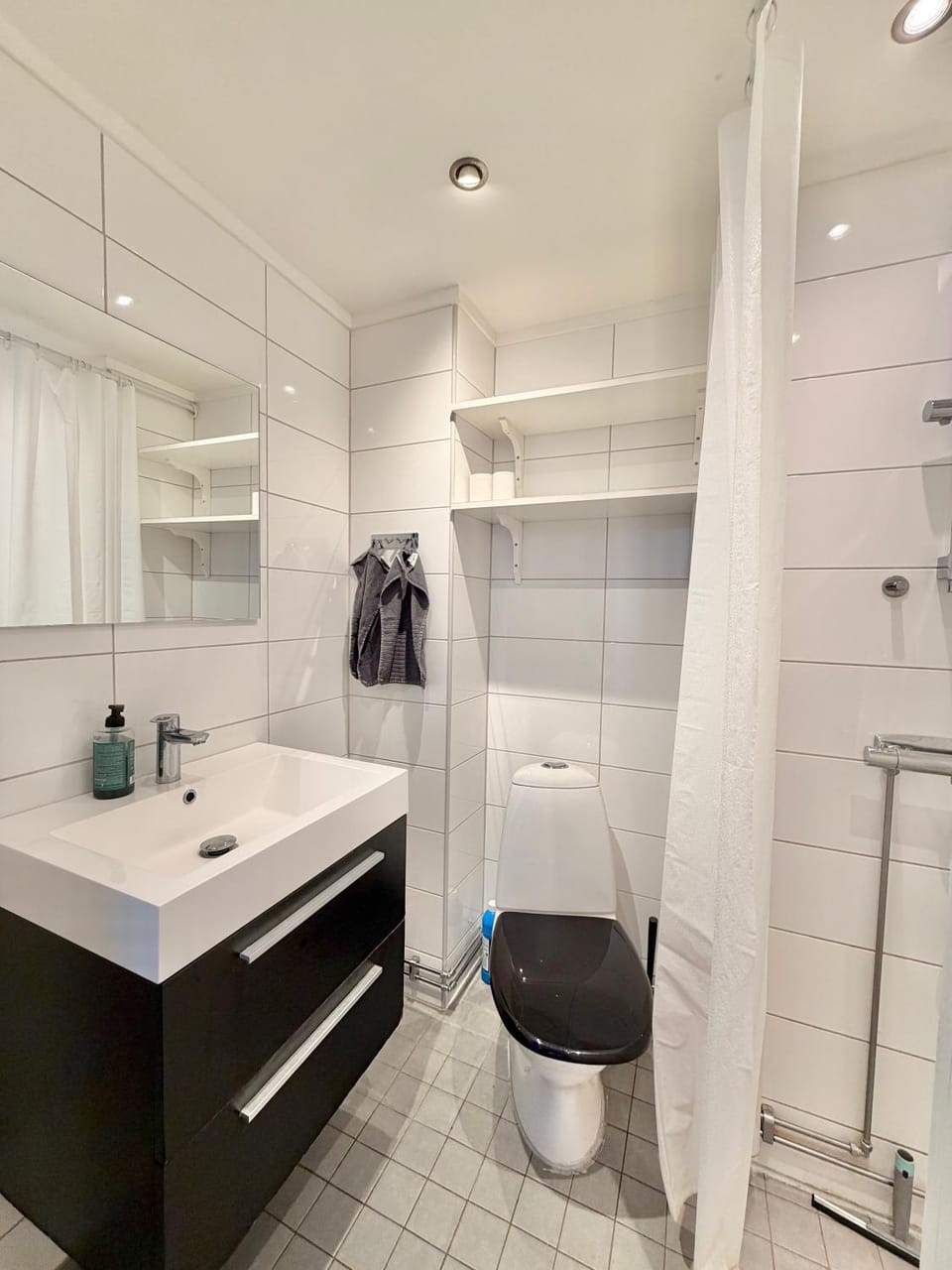 Vasagatan 2-Bed Apartment, 4 Beds & 4 Desks 2 min to Avenyn Apartment in Gothenburg