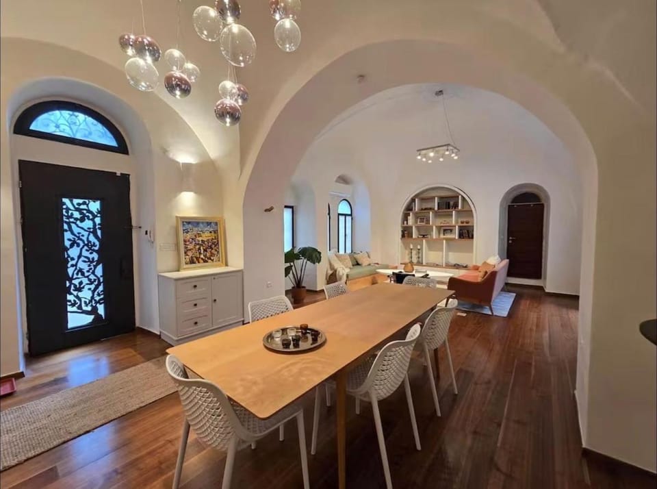 Kosher -Shivtai Israel 4BDR by Jerusalem Stone Apartment in Jerusalem