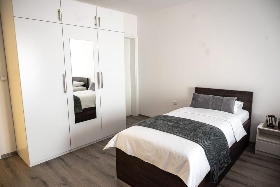 Bed, Bedroom, wardrobe