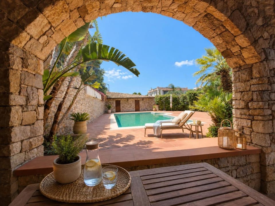 Patio, Pool view, Swimming pool, sunbed