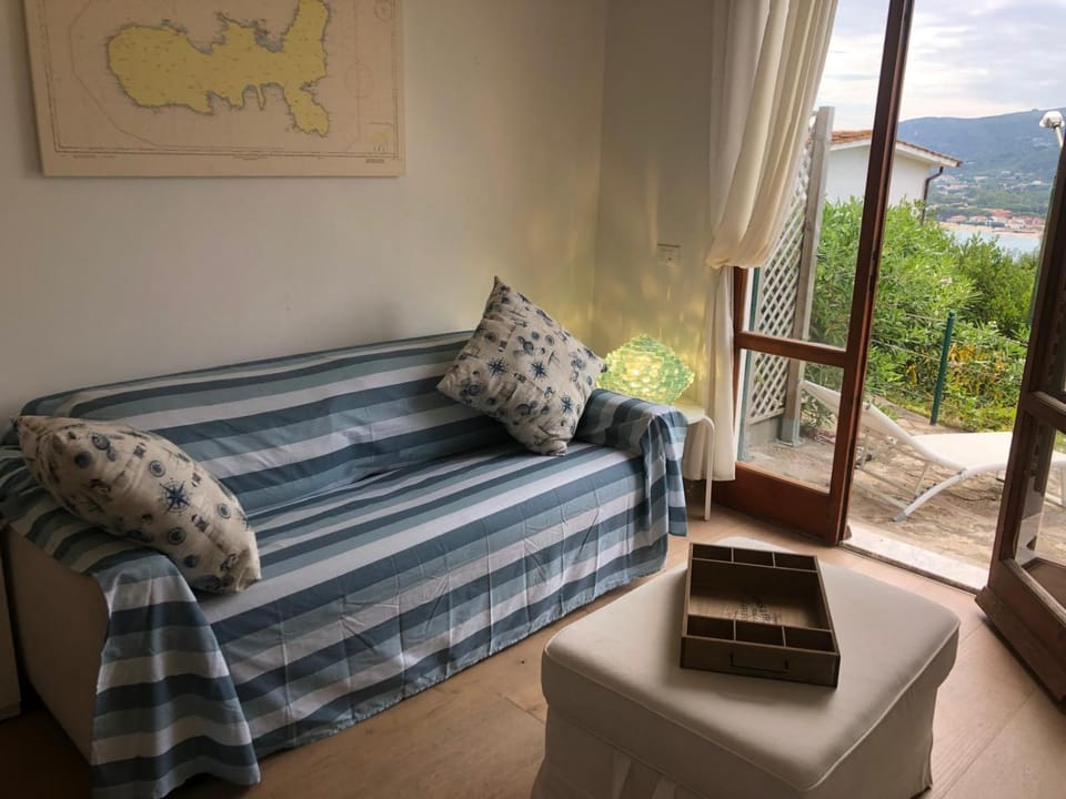 View (from property/room), Living room, Seating area, Mountain view