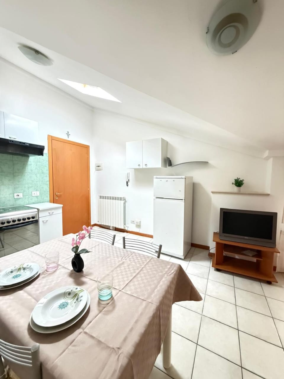 Kitchen or kitchenette, Living room, stove