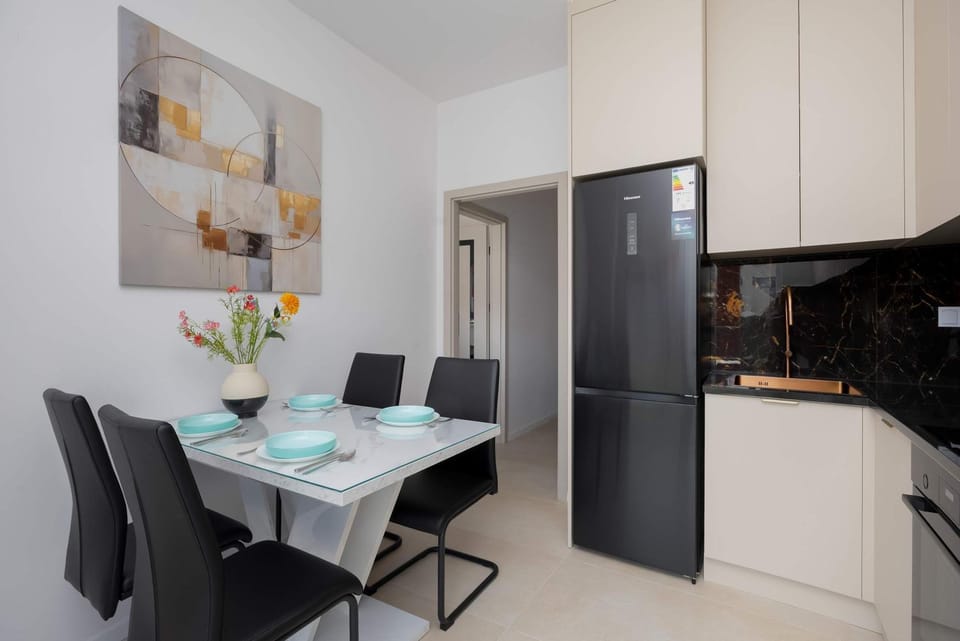 Kitchen or kitchenette, Dining area, pet friendly, stove