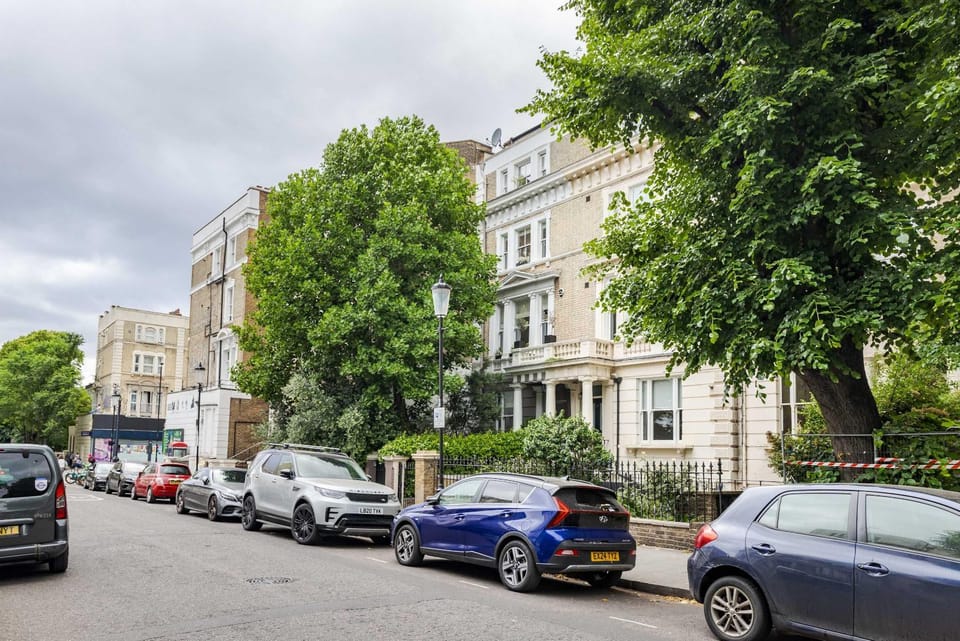 Charming 2BR Flat in Prime Notting Hill Apartment in City of Westminster