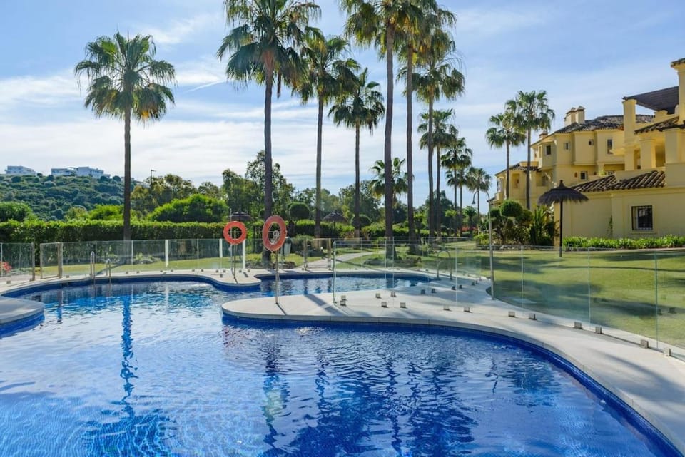 Elegant apartment with terrace & pools near beach Apartment in Costa del Sol