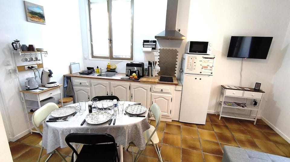 Appartement cosy climatisé dans un village du Minervois Apartment in Occitanie