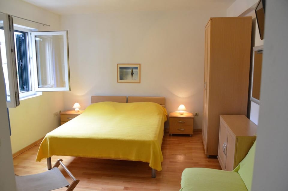 Bed, Bedroom, wardrobe