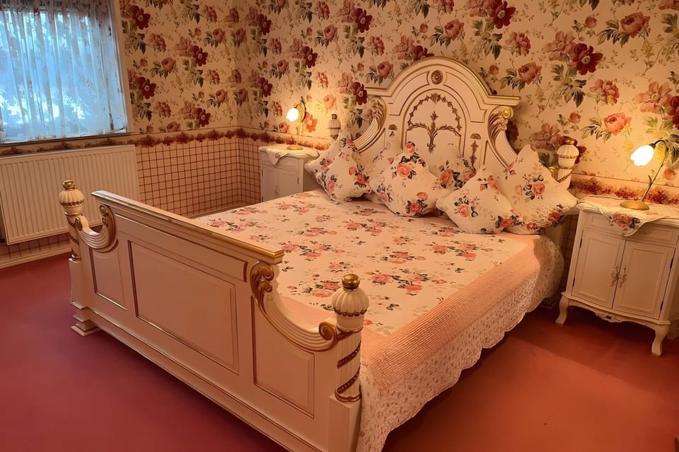 Living room, Bedroom