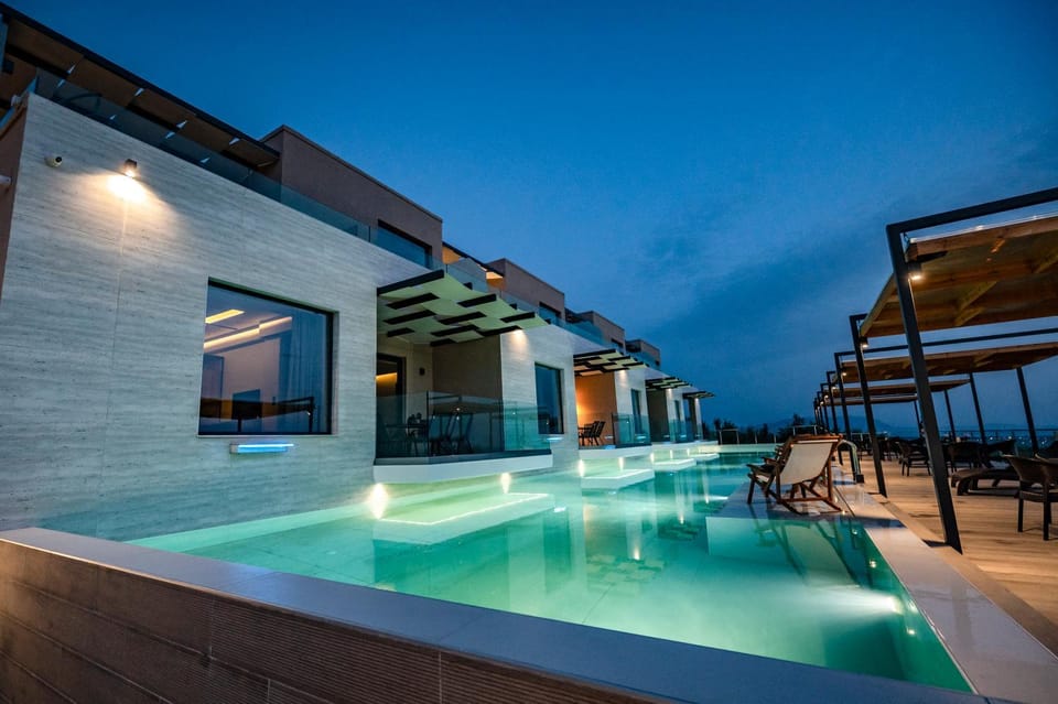 Night, Pool view, Swimming pool, sunbed