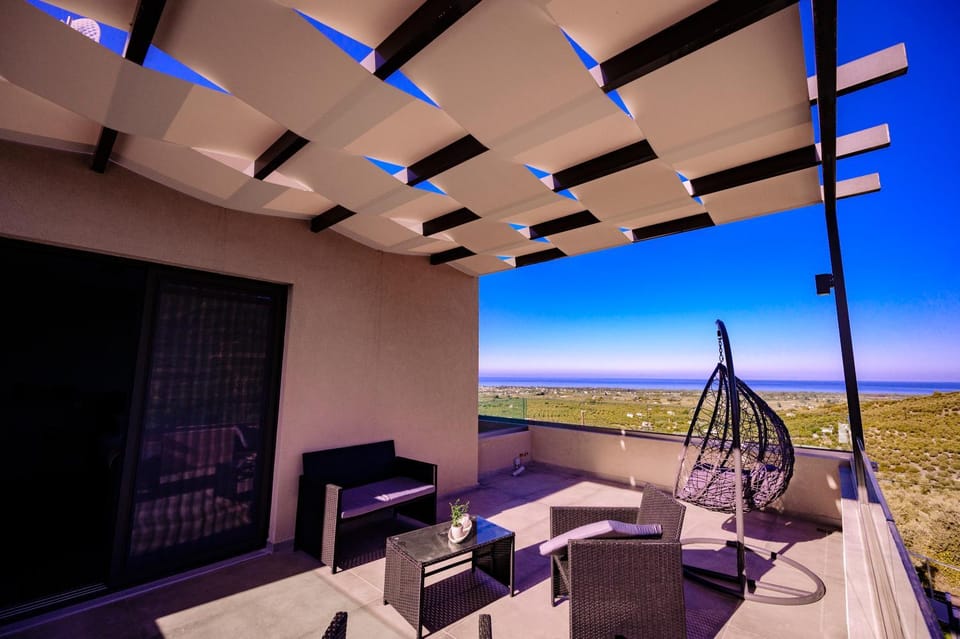 Patio, Day, Natural landscape, View (from property/room), Balcony/Terrace, Sea view