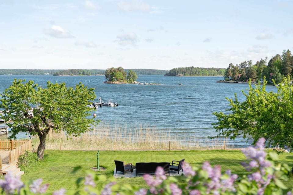Charming Archipelago House Sauna Dock & Sea View House in Stockholm County