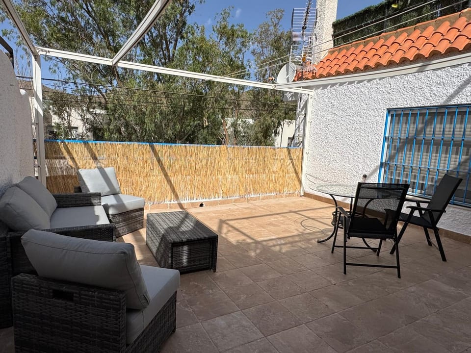 Balcony/Terrace, sunbed