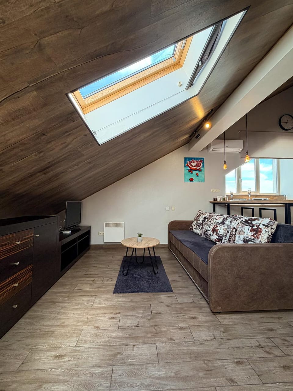 ApartPoltava Panoramic LOFT Дворівнева мансарда з виходом на терасу Apartment in Ukraine