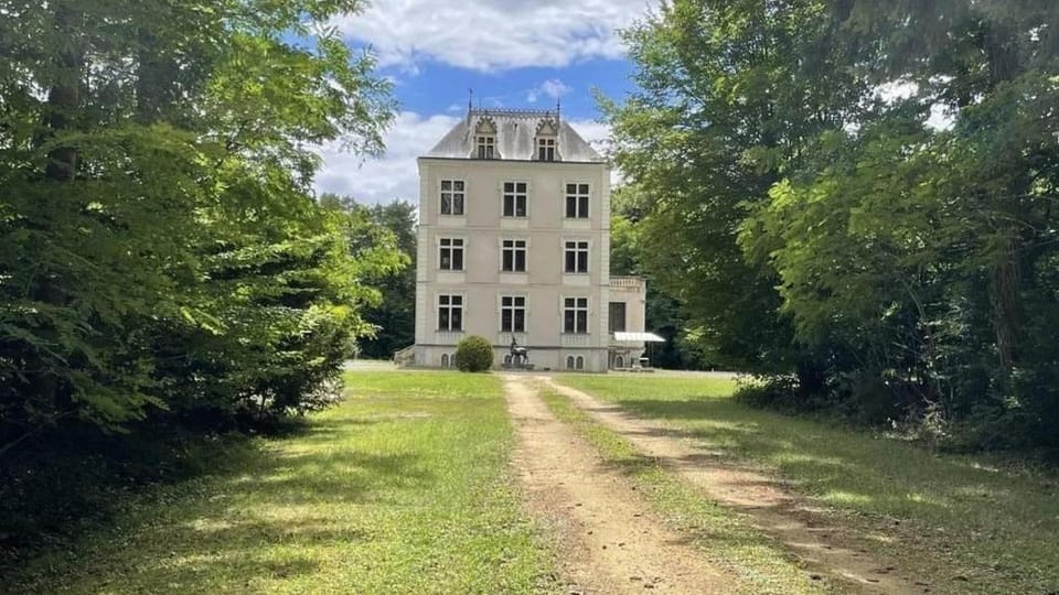 Gîte Burgundy, avec forêt privée, près du lac House in Centre-Val de Loire