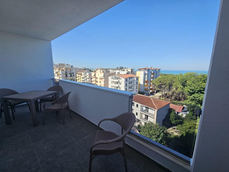 View (from property/room), Balcony/Terrace, City view, Sea view