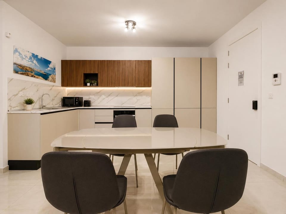 The Euphoria - P1 Modern Apartmament next to the Promenade Apartment in Sliema