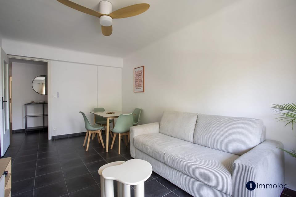 Apartment near airport Apartment in Nice