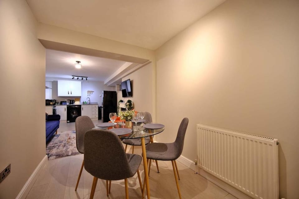 Sylvan lodge - Ground floor apartment with parking Apartment in Dewsbury