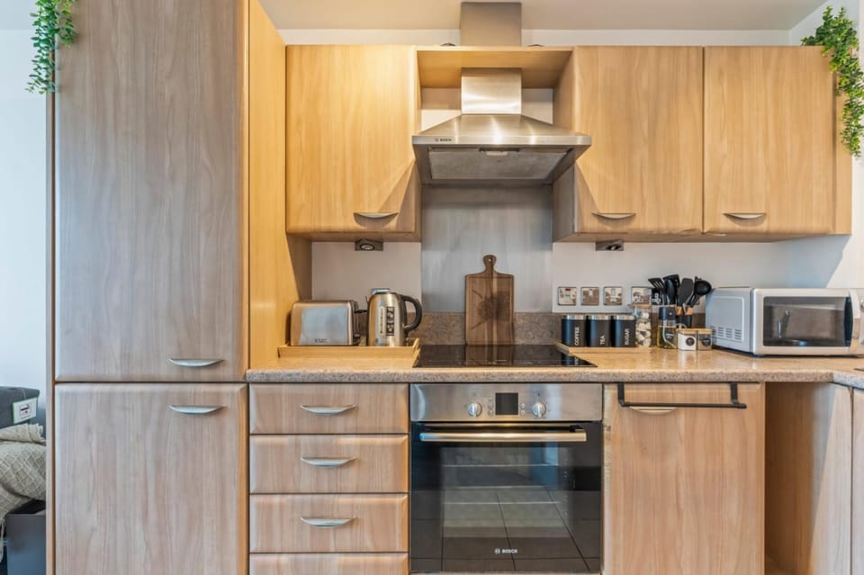 Coffee/tea facilities, Kitchen or kitchenette, oven, pet friendly, stove, toaster