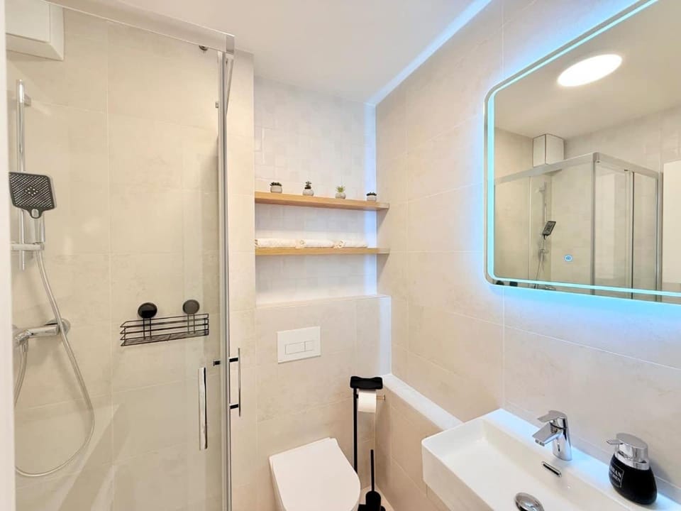 Shower, Toilet, Bathroom