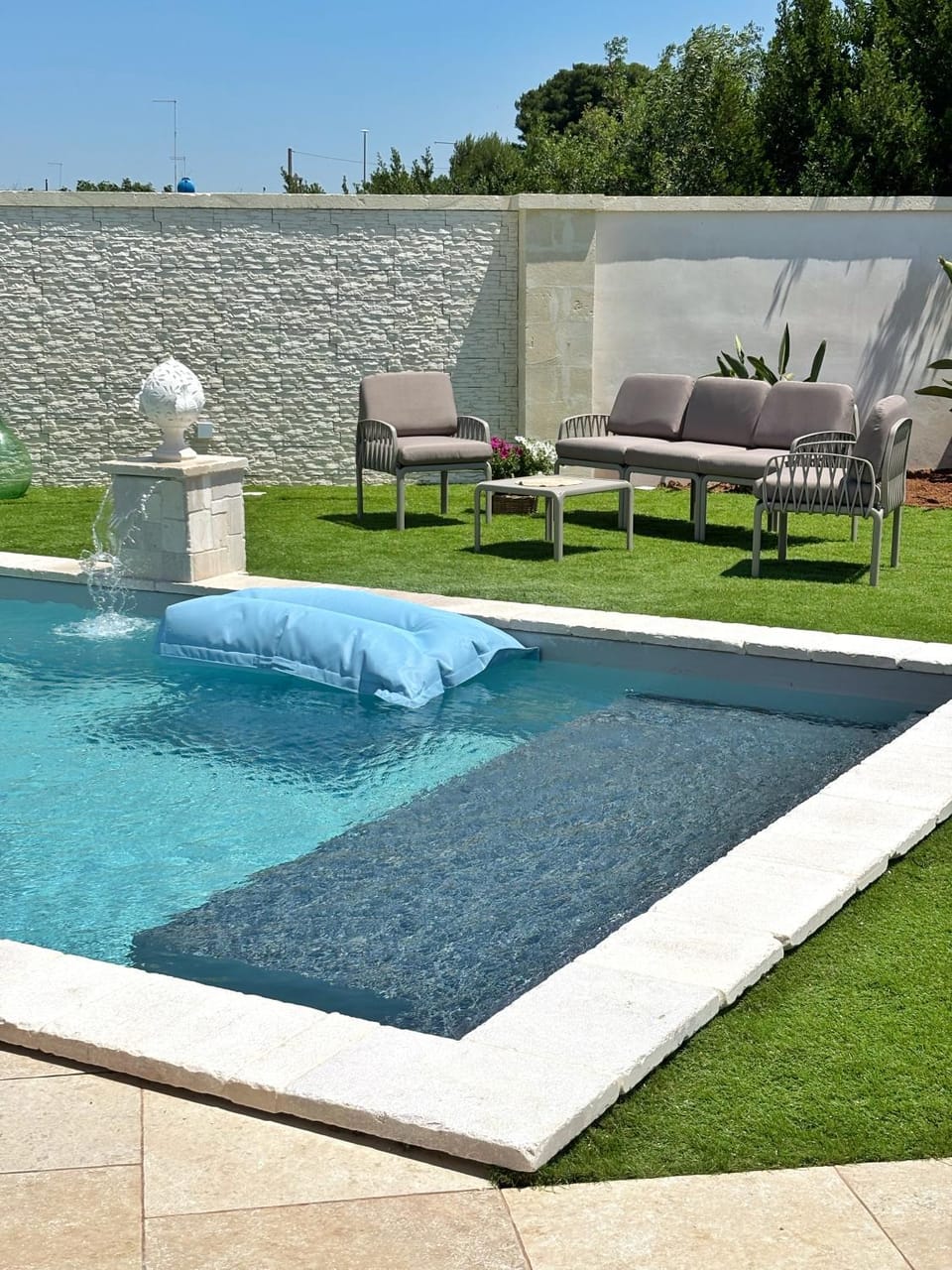 Swimming pool