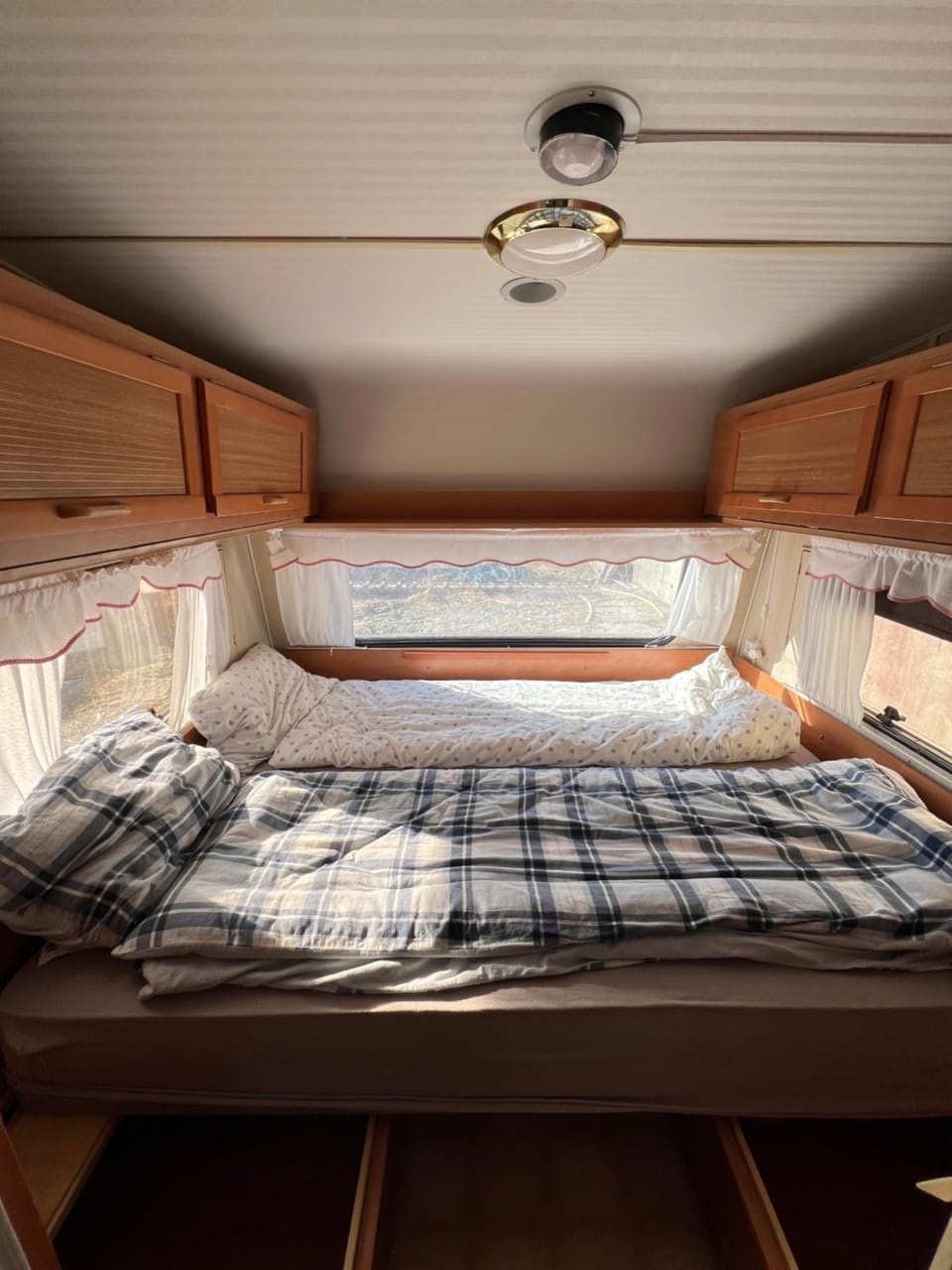 Stunning Summer Caravan in Sommarøy Campground/ 
RV Resort in Troms Og Finnmark