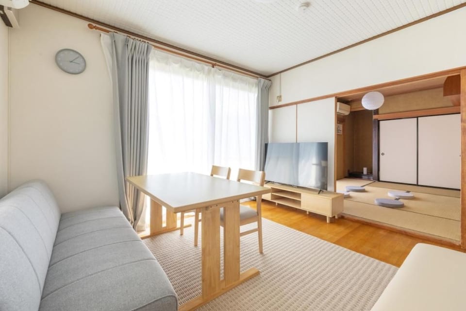 TV and multimedia, Living room, Dining area