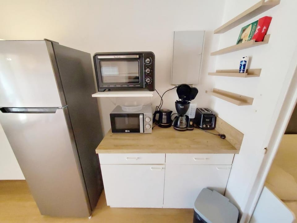 T2 Climatisé dans résidence avec piscine - Plage, confort et douceur de Vivre Apartment in La Seyne-sur-Mer