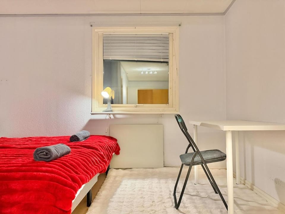 Workers House Near Volvo with 4 Bedrooms 7 Beds and Parking Villa in Gothenburg