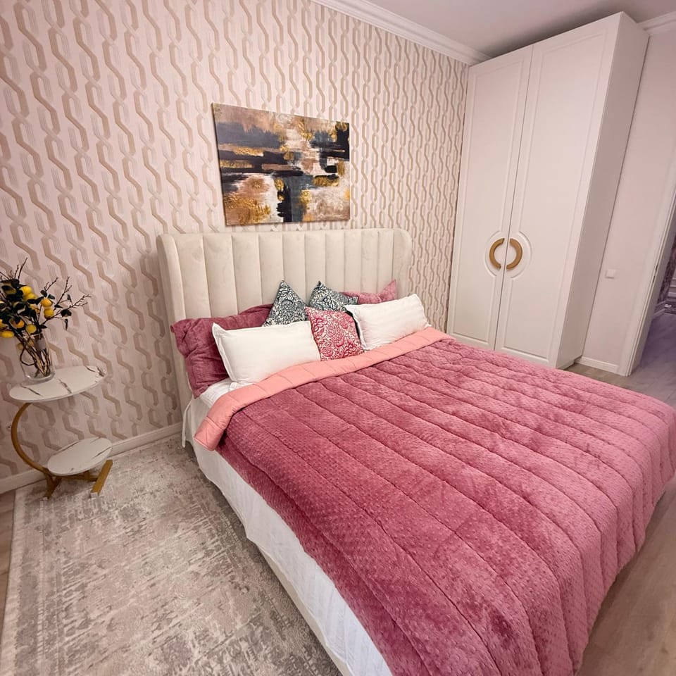 Bed, Photo of the whole room, Bedroom, wardrobe