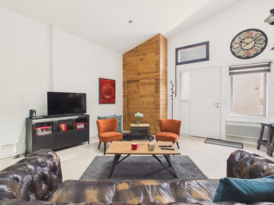 Communal lounge/ TV room, Living room