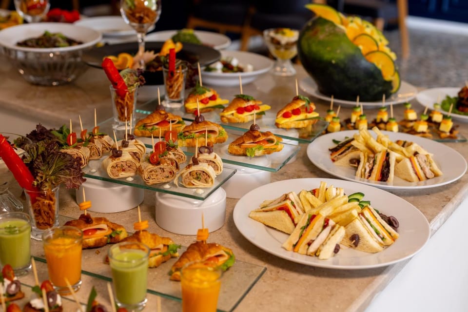 Restaurant/places to eat, Food and drinks, Breakfast, Buffet breakfast