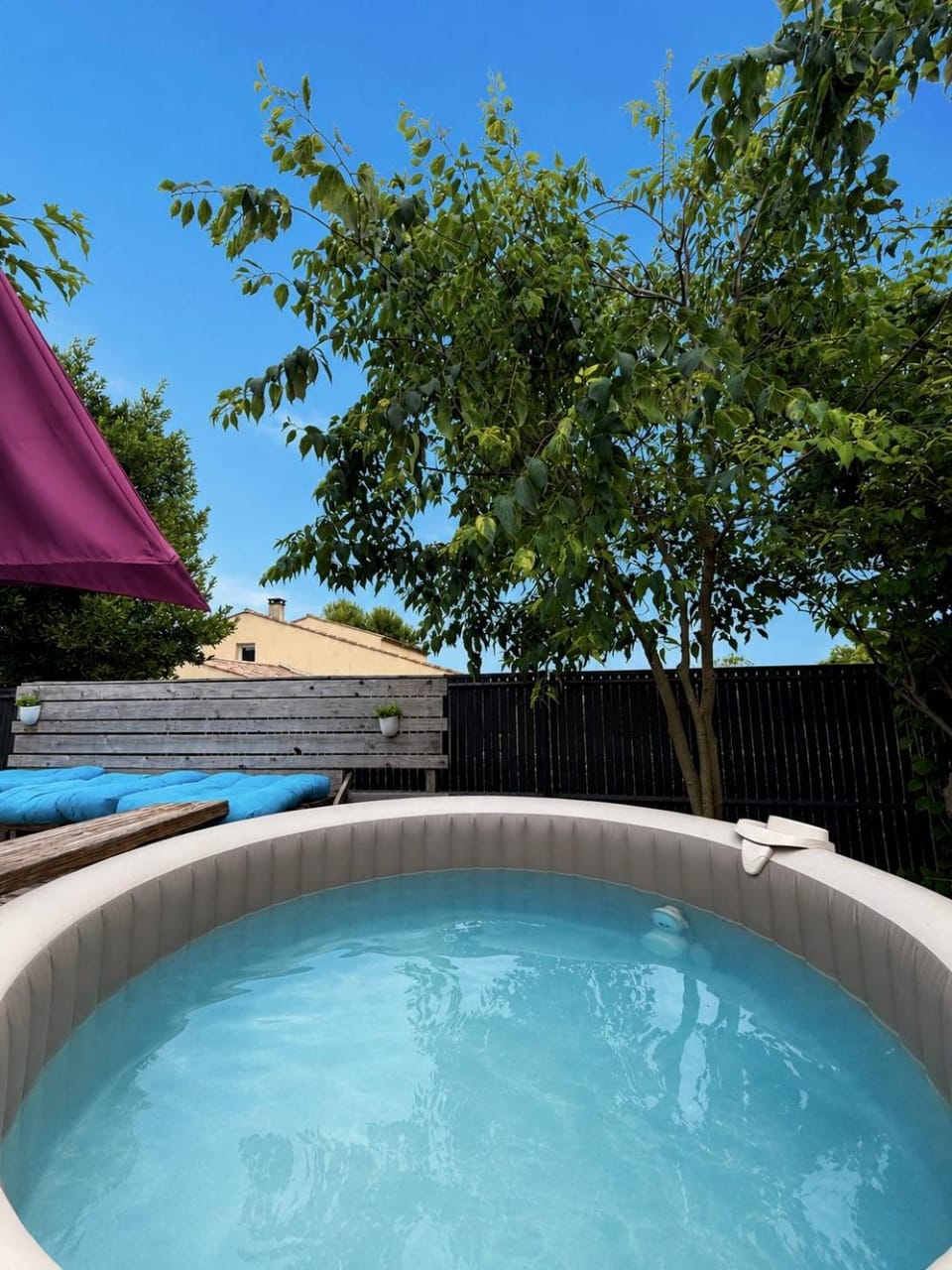 Mobilhomme avec Jardin et Jaccuzi House in Occitanie