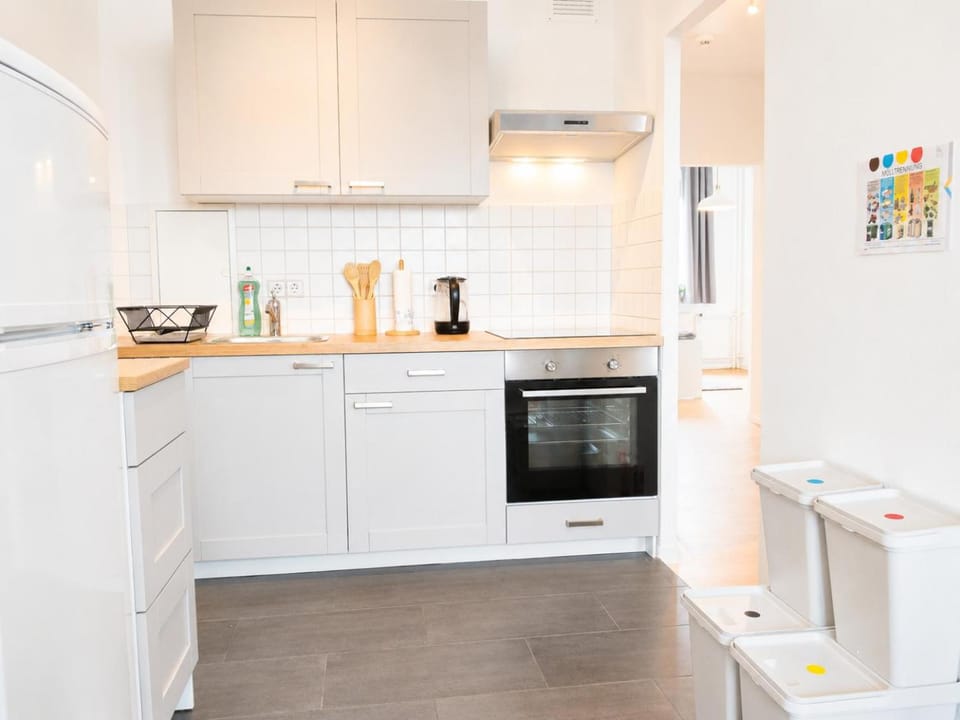 Kitchen or kitchenette, oven