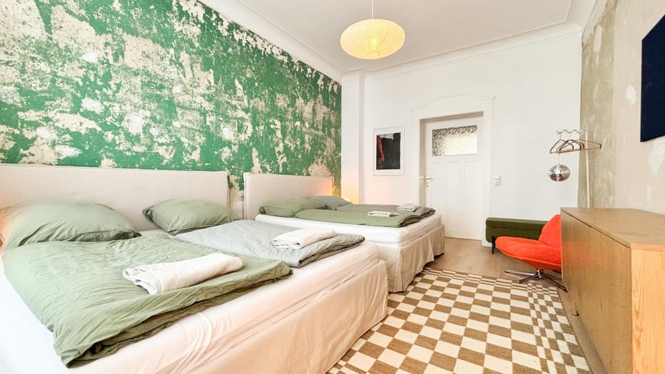 Bed, Photo of the whole room, Seating area, Bedroom, towels