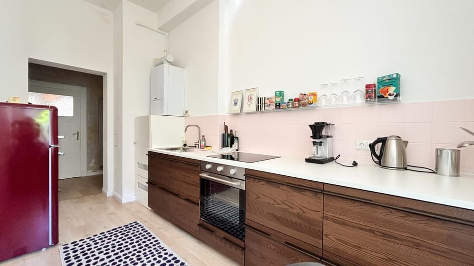 Coffee/tea facilities, Kitchen or kitchenette, oven, pet friendly, stove, toaster