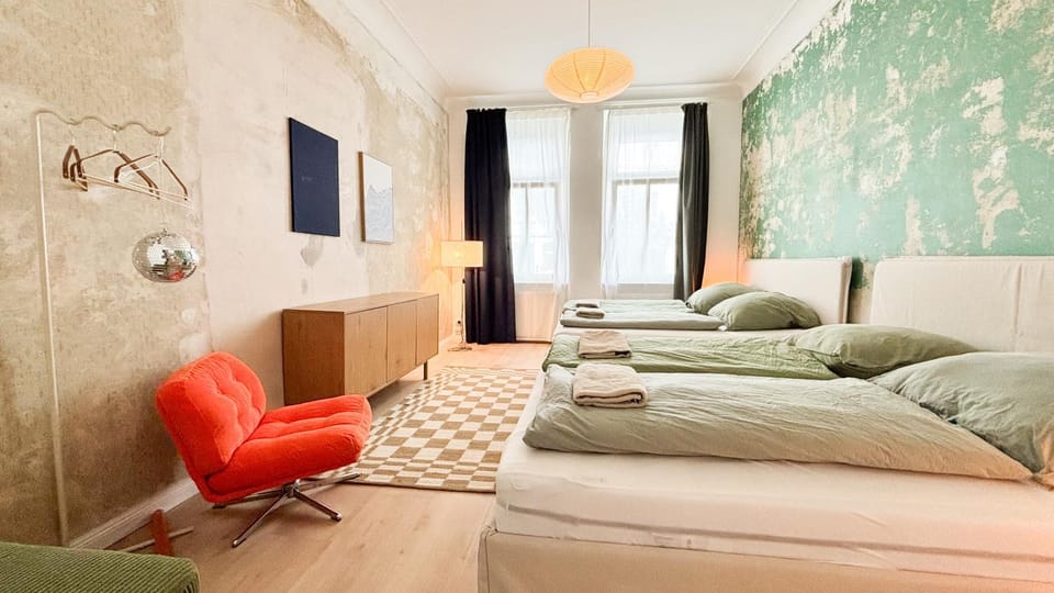 Bed, Photo of the whole room, Seating area, Bedroom