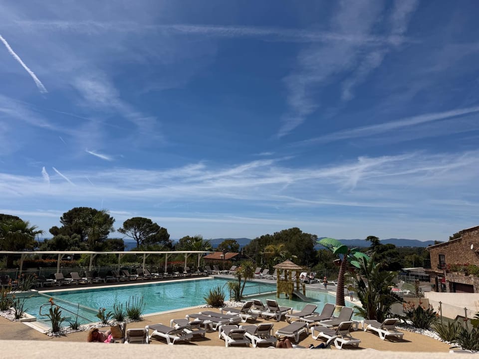 Chez Yoyo Mobil-home tout confort pour des vacances inoubliables Campground/ 
RV Resort in Saint-Raphael