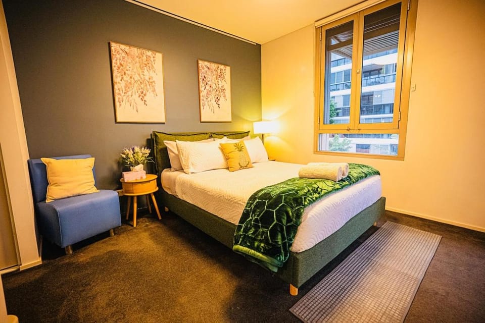 Luxury 2 BR , Pool Gym Parking Sydney CBD getaway Apartment in Sydney