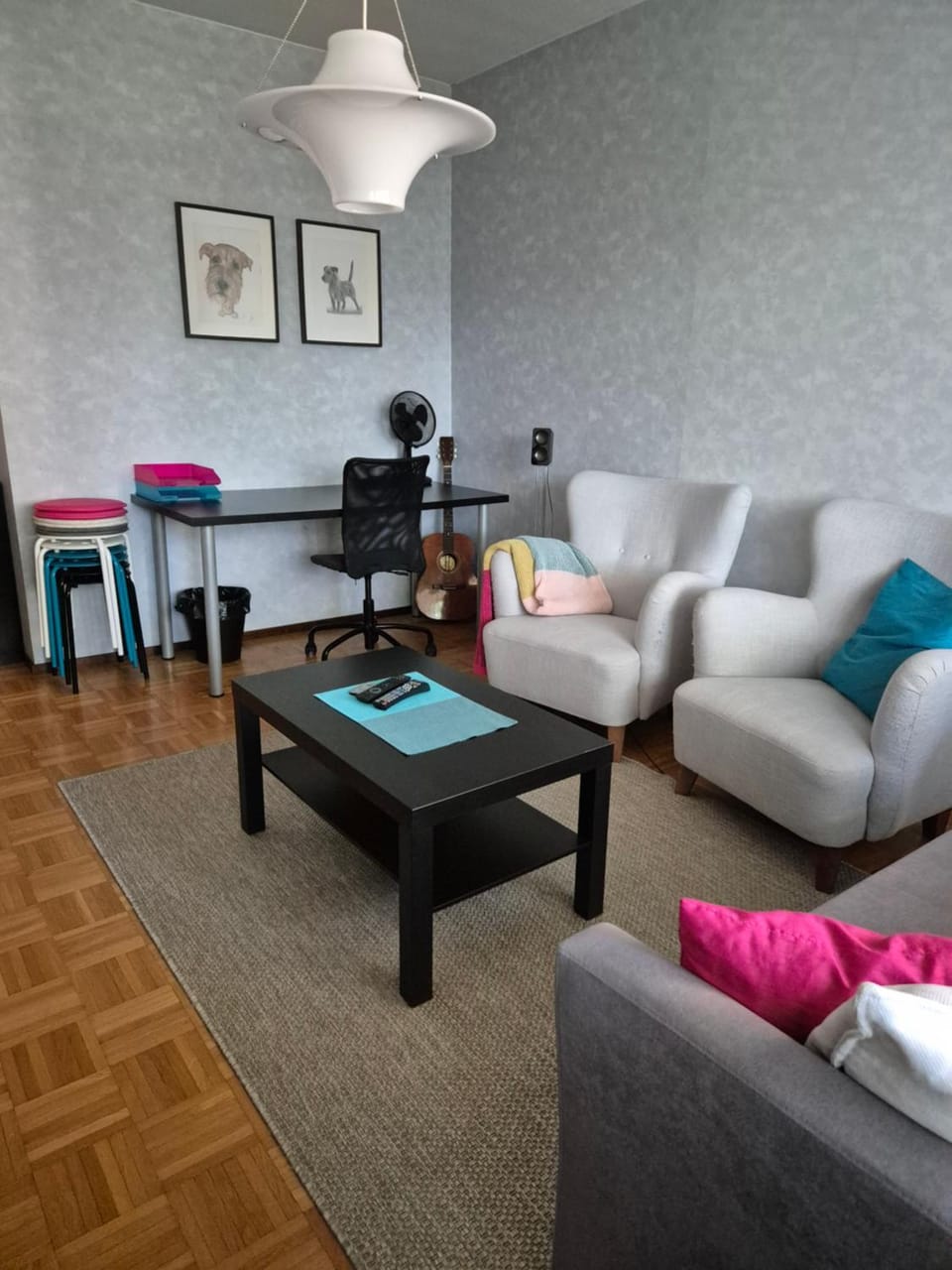 Living room, Seating area