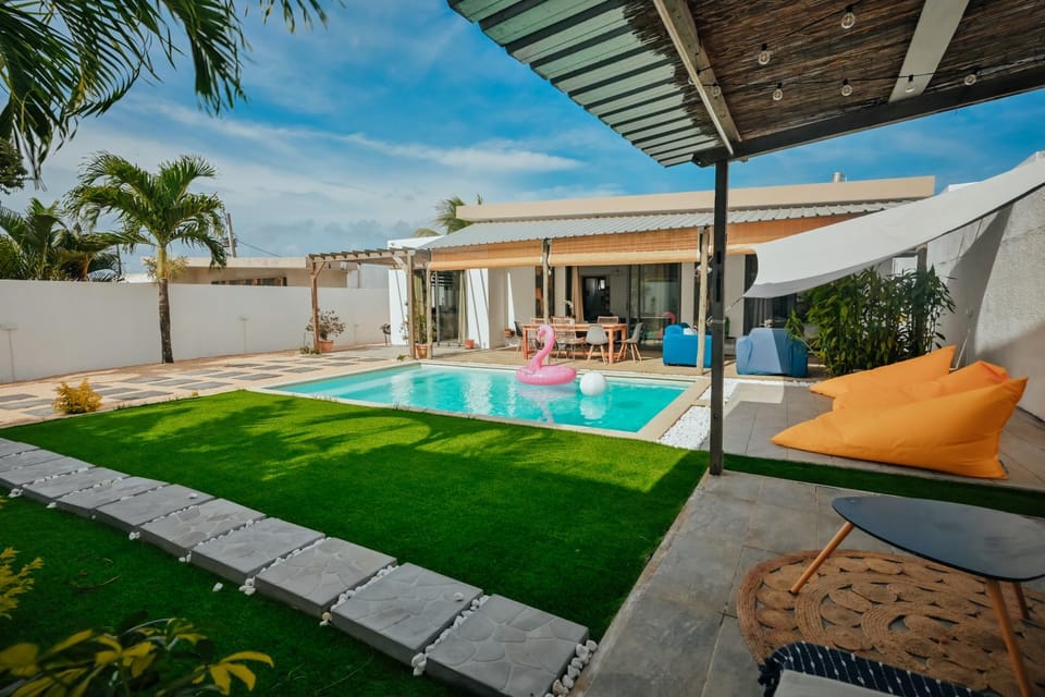 Property building, Swimming pool