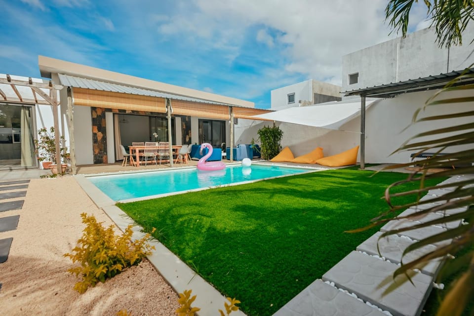 Property building, Pool view, Swimming pool