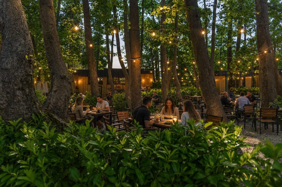 Restaurant/places to eat, Garden view